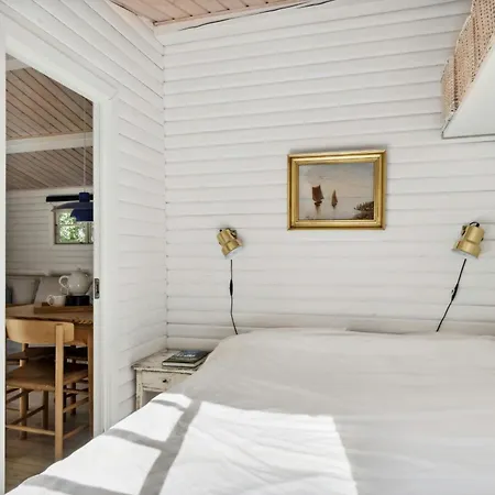 Timeless Atmosphere In A 50's Log House Semesterbostad Vig