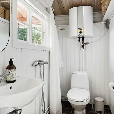 Timeless Atmosphere In A 50's Log House Semesterbostad