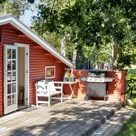 Timeless Atmosphere In A 50's Log House Semesterbostad *