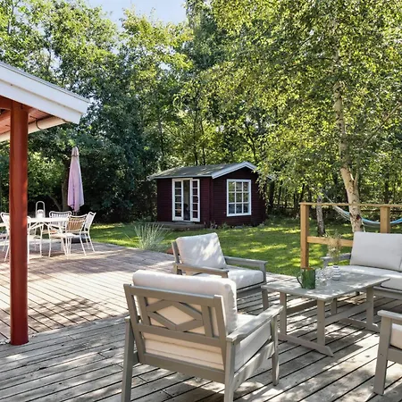Timeless Atmosphere In A 50's Log House * Vig