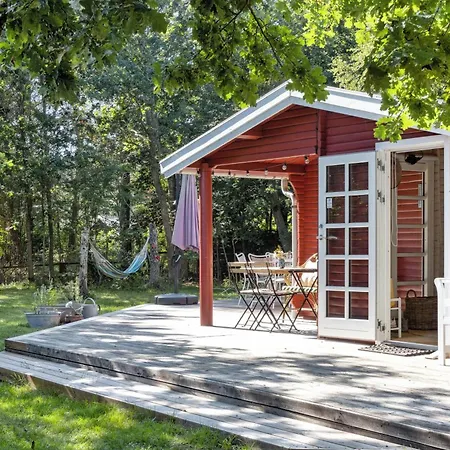Timeless Atmosphere In A 50's Log House *